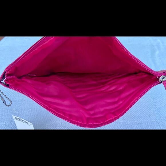 Macy's Beauty Bag Pouch Waterproof NEW WITH TAGS 12”x 9”. - Picture 5 of 5